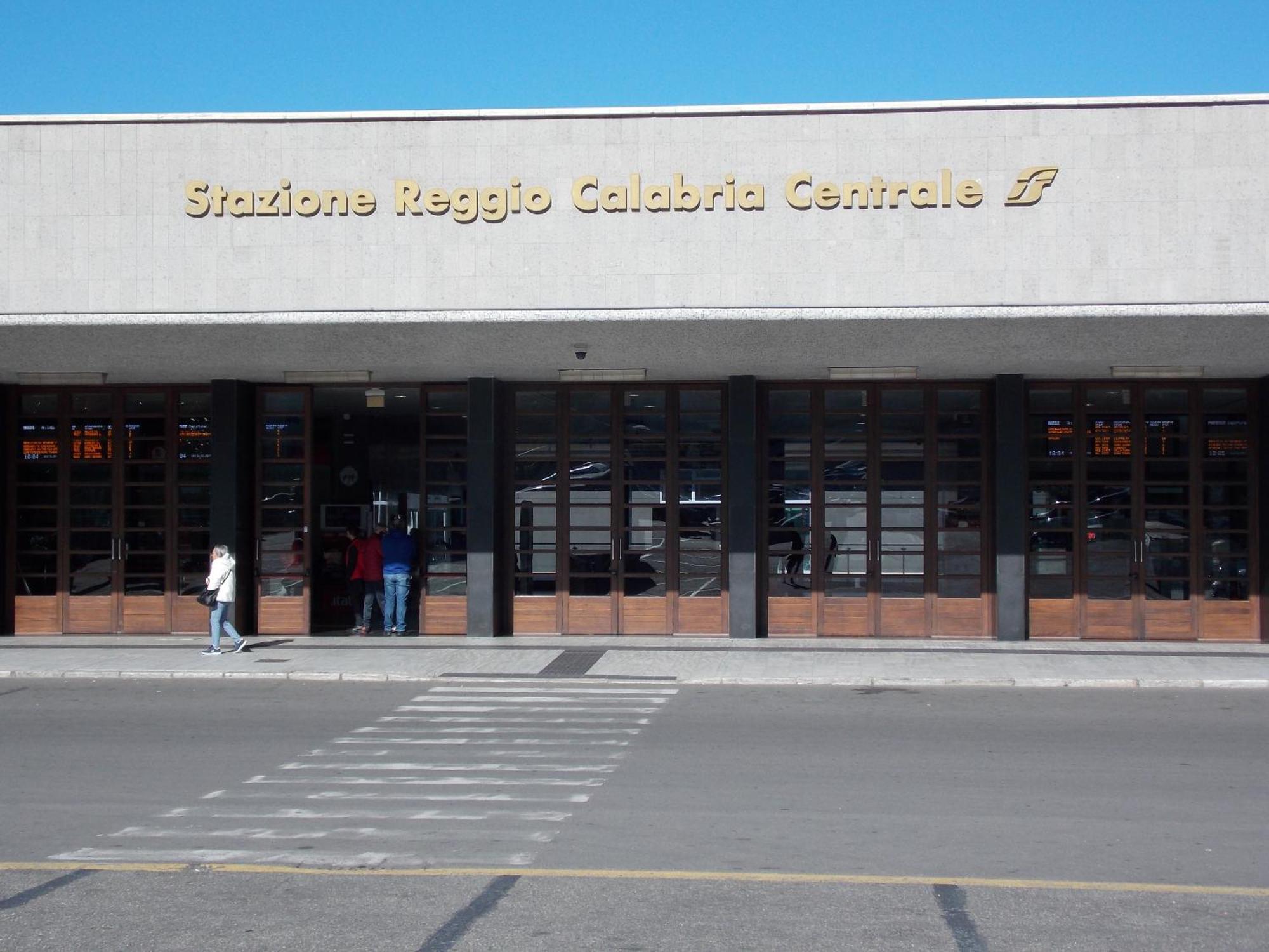Central House Reggio di Calabria Eksteriør billede